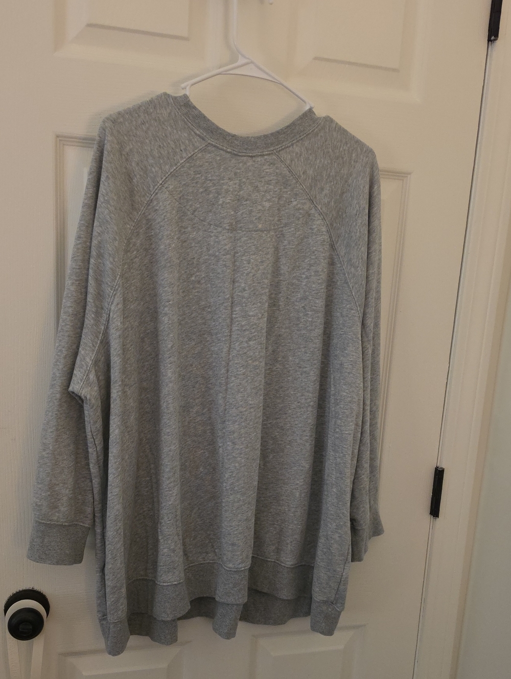 Classic 3X Old Navy Women's Gray Crewneck Sweatshirt - Picture 3 of 5